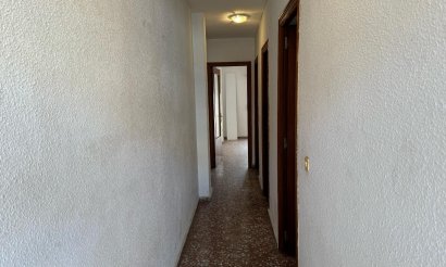 Resale - Apartment / flat - Torrevieja - Punta Prima