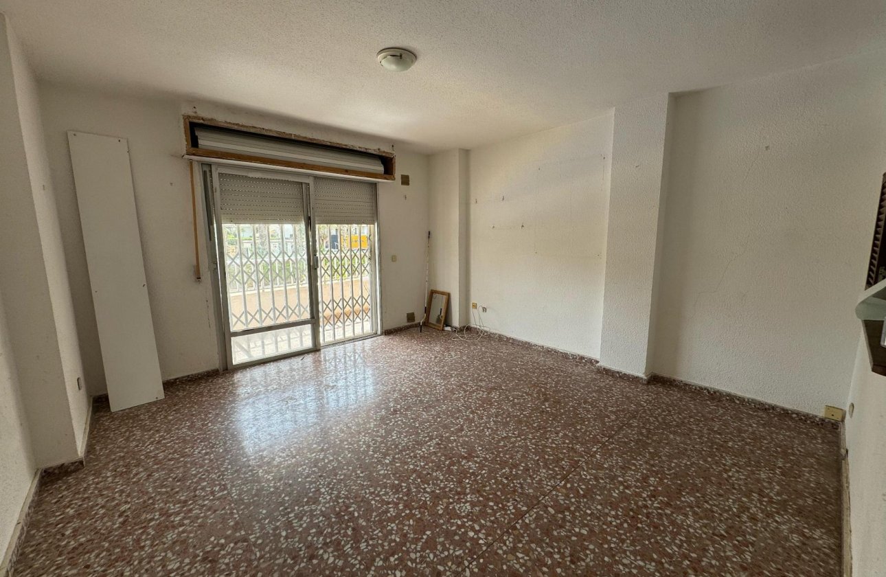 Resale - Apartment / flat - Torrevieja - Punta Prima
