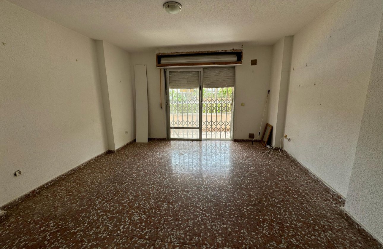 Resale - Apartment / flat - Torrevieja - Punta Prima