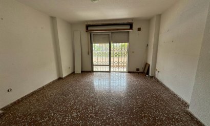 Resale - Apartment / flat - Torrevieja - Punta Prima