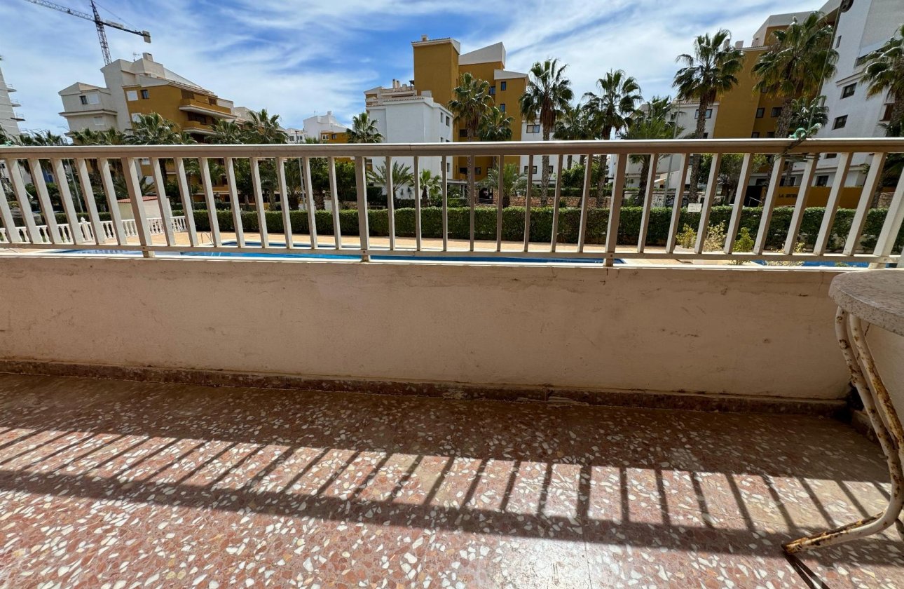 Resale - Apartment / flat - Torrevieja - Punta Prima