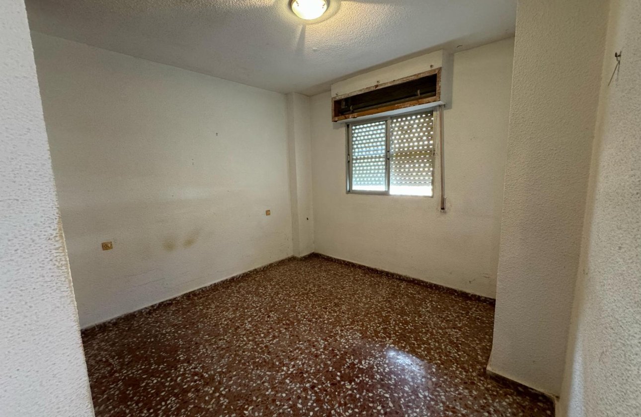 Resale - Apartment / flat - Torrevieja - Punta Prima