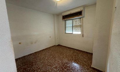 Resale - Apartment / flat - Torrevieja - Punta Prima