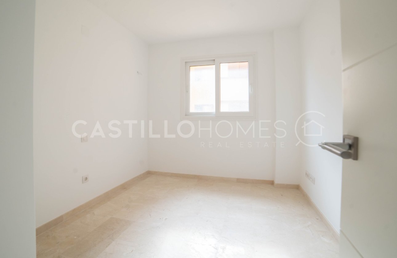 Resale - Apartment / flat - Torrevieja - Punta Prima