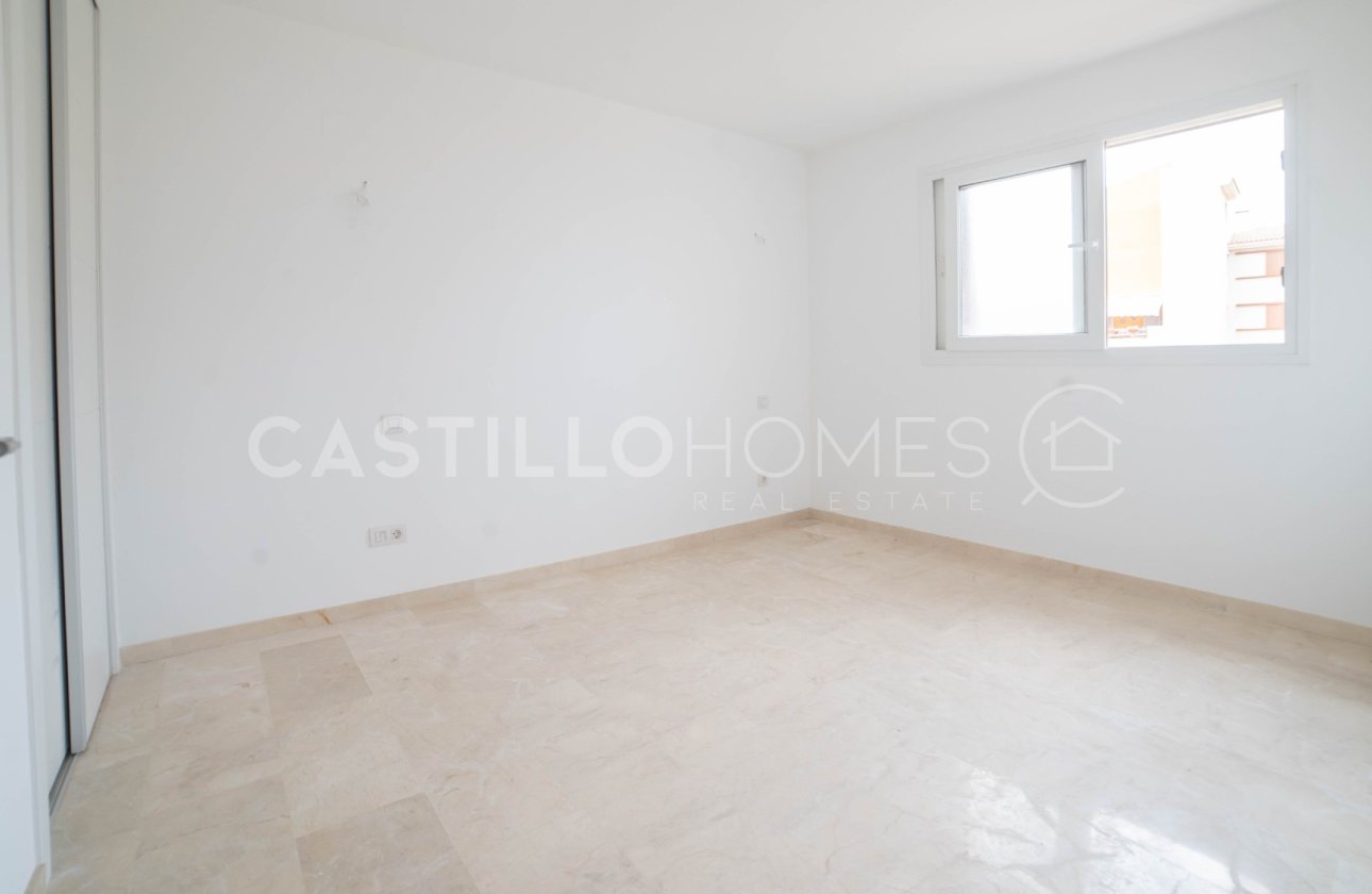 Resale - Apartment / flat - Torrevieja - Punta Prima