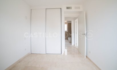 Resale - Apartment / flat - Torrevieja - Punta Prima