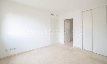 Resale - Apartment / flat - Torrevieja - Punta Prima