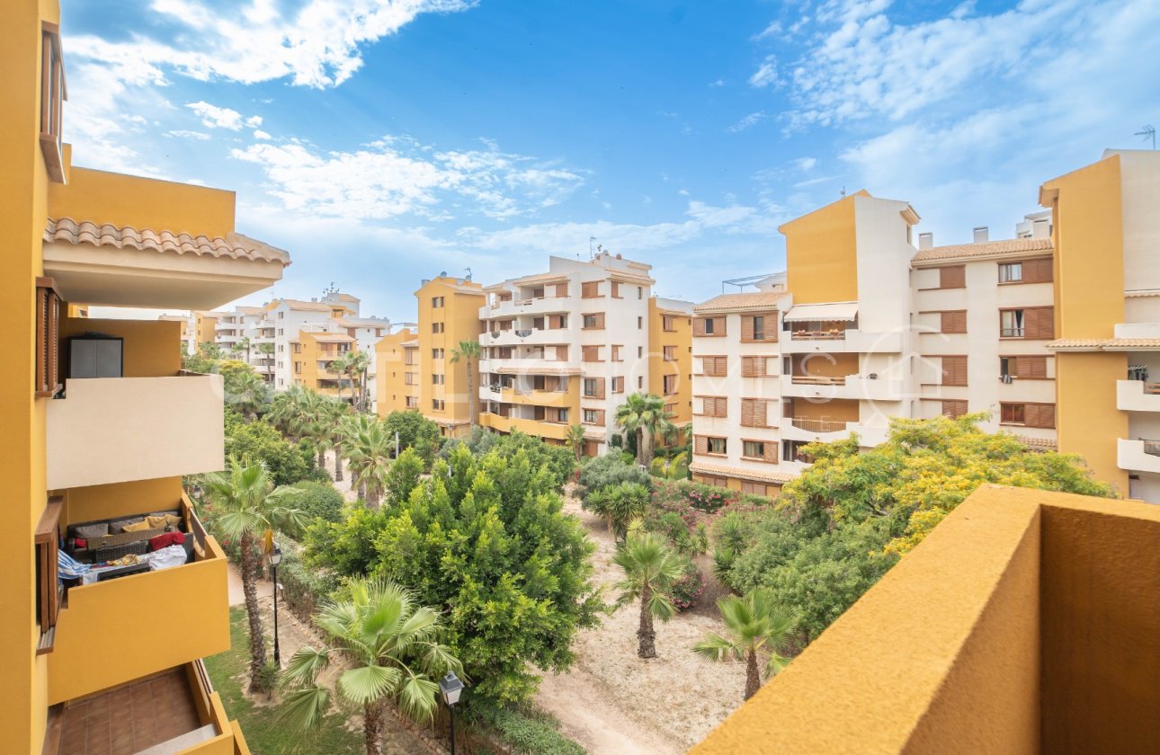 Resale - Apartment / flat - Torrevieja - Punta Prima