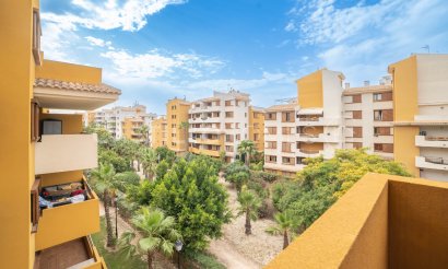 Resale - Apartment / flat - Torrevieja - Punta Prima