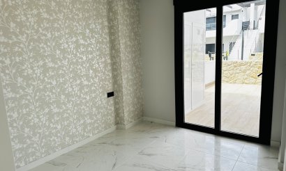 Resale - Apartment / flat - Punta Prima