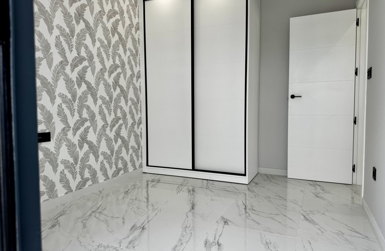 Resale - Apartment / flat - Punta Prima