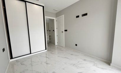 Resale - Apartment / flat - Punta Prima