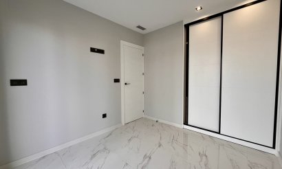 Resale - Apartment / flat - Punta Prima