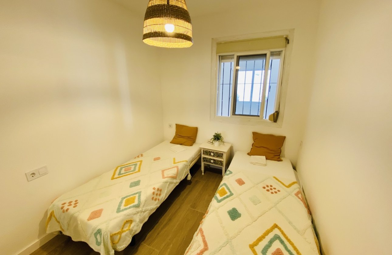 Resale - Bungalow - Orihuela Costa - Playa Flamenca