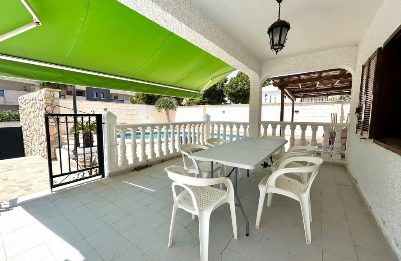 Resale - Villa - Orihuela Costa - La Zenia