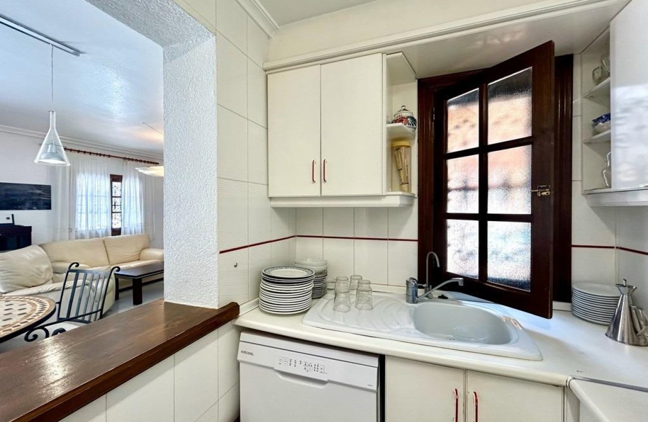 Resale - Villa - Orihuela Costa - La Zenia