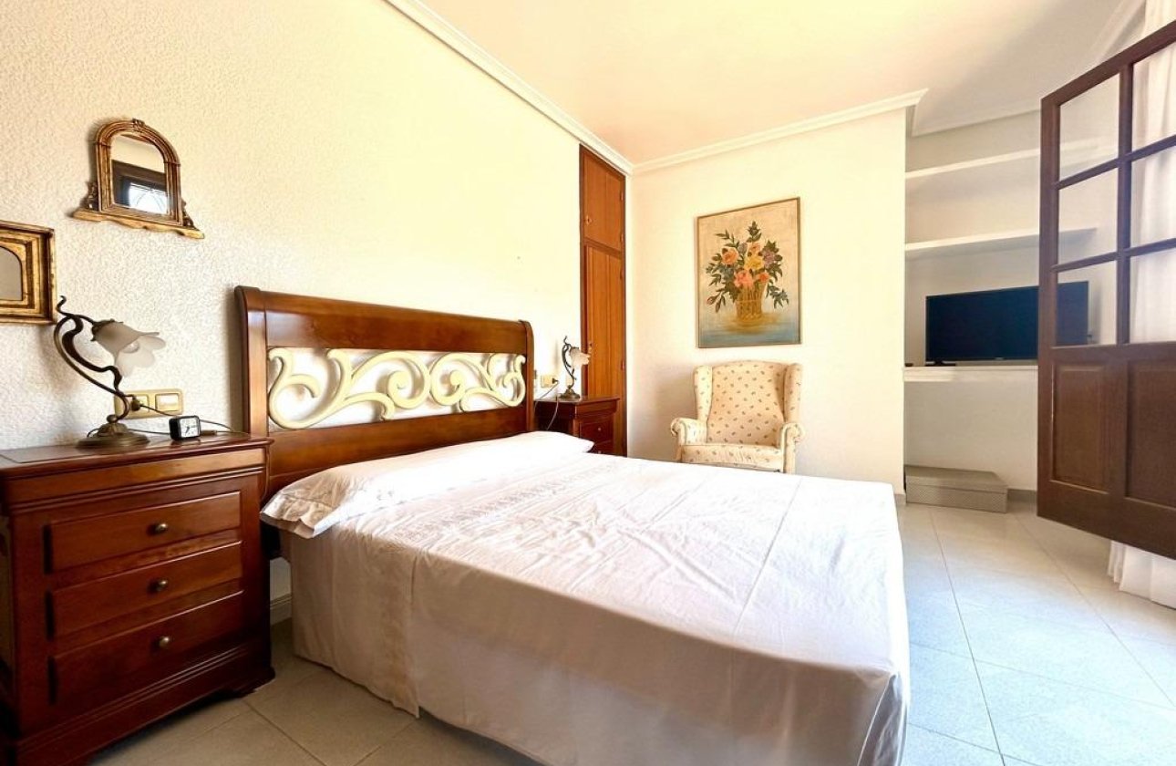 Resale - Villa - Orihuela Costa - La Zenia