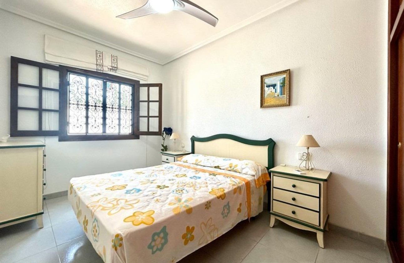 Resale - Villa - Orihuela Costa - La Zenia