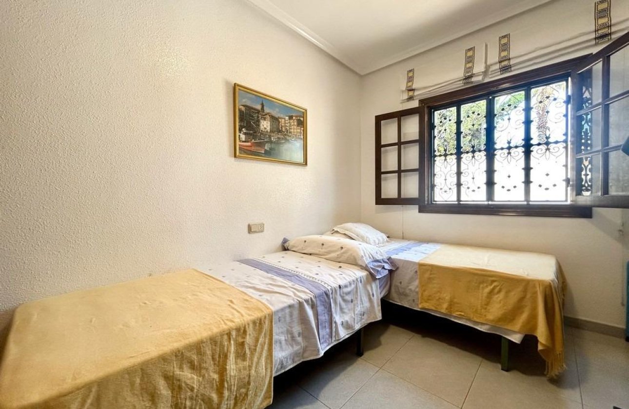 Resale - Villa - Orihuela Costa - La Zenia