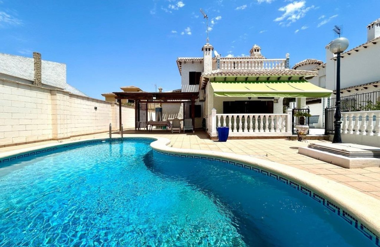 Resale - Villa - Orihuela Costa - La Zenia