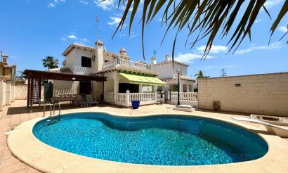 Resale - Villa - Orihuela Costa - La Zenia