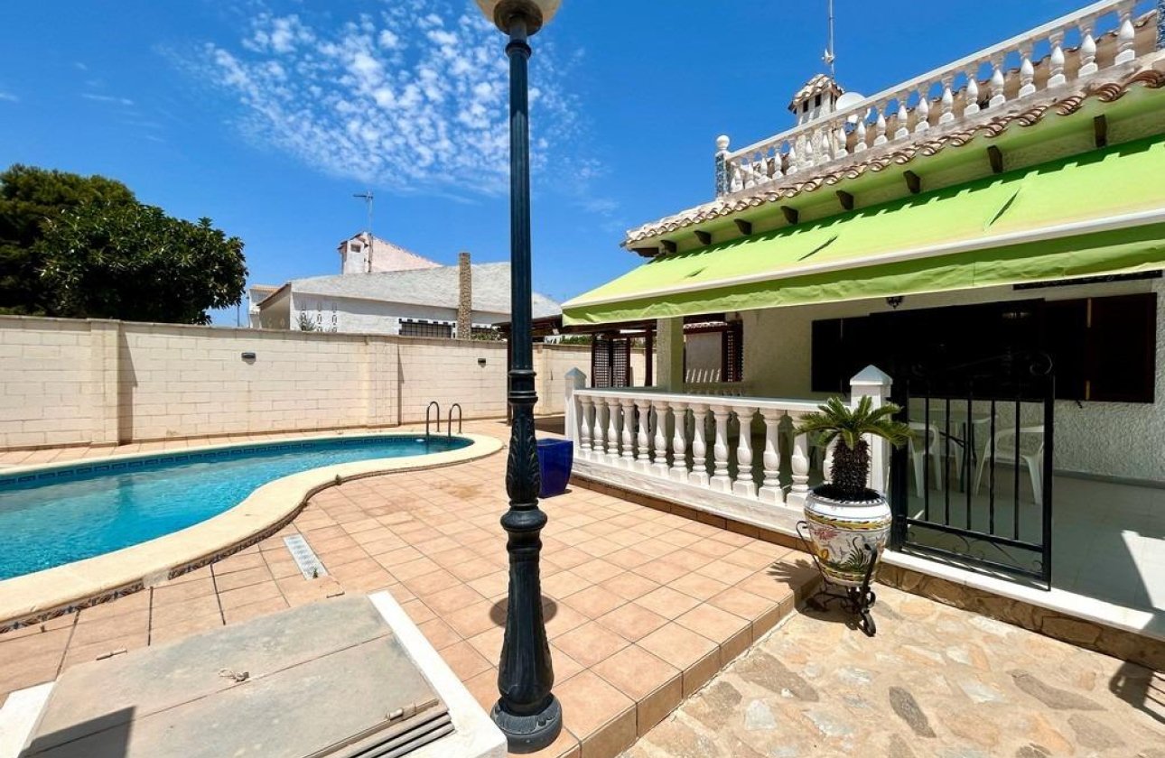 Resale - Villa - Orihuela Costa - La Zenia