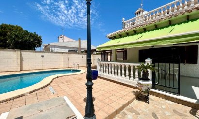 Resale - Villa - Orihuela Costa - La Zenia