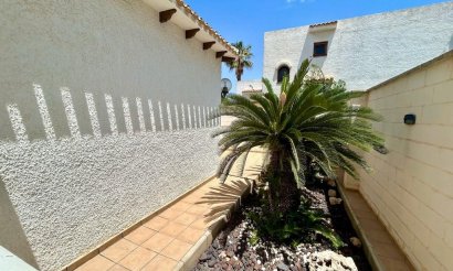 Resale - Villa - Orihuela Costa - La Zenia