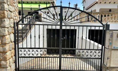 Resale - Villa - Orihuela Costa - La Zenia