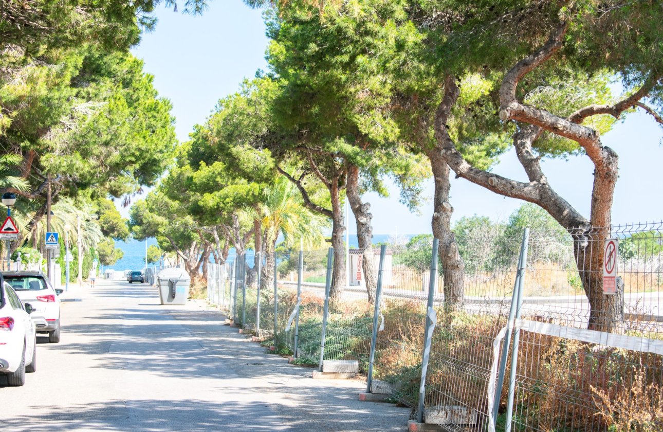 Resale - Villa - Orihuela Costa - Punta Prima