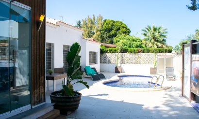 Resale - Villa - Orihuela Costa - Punta Prima