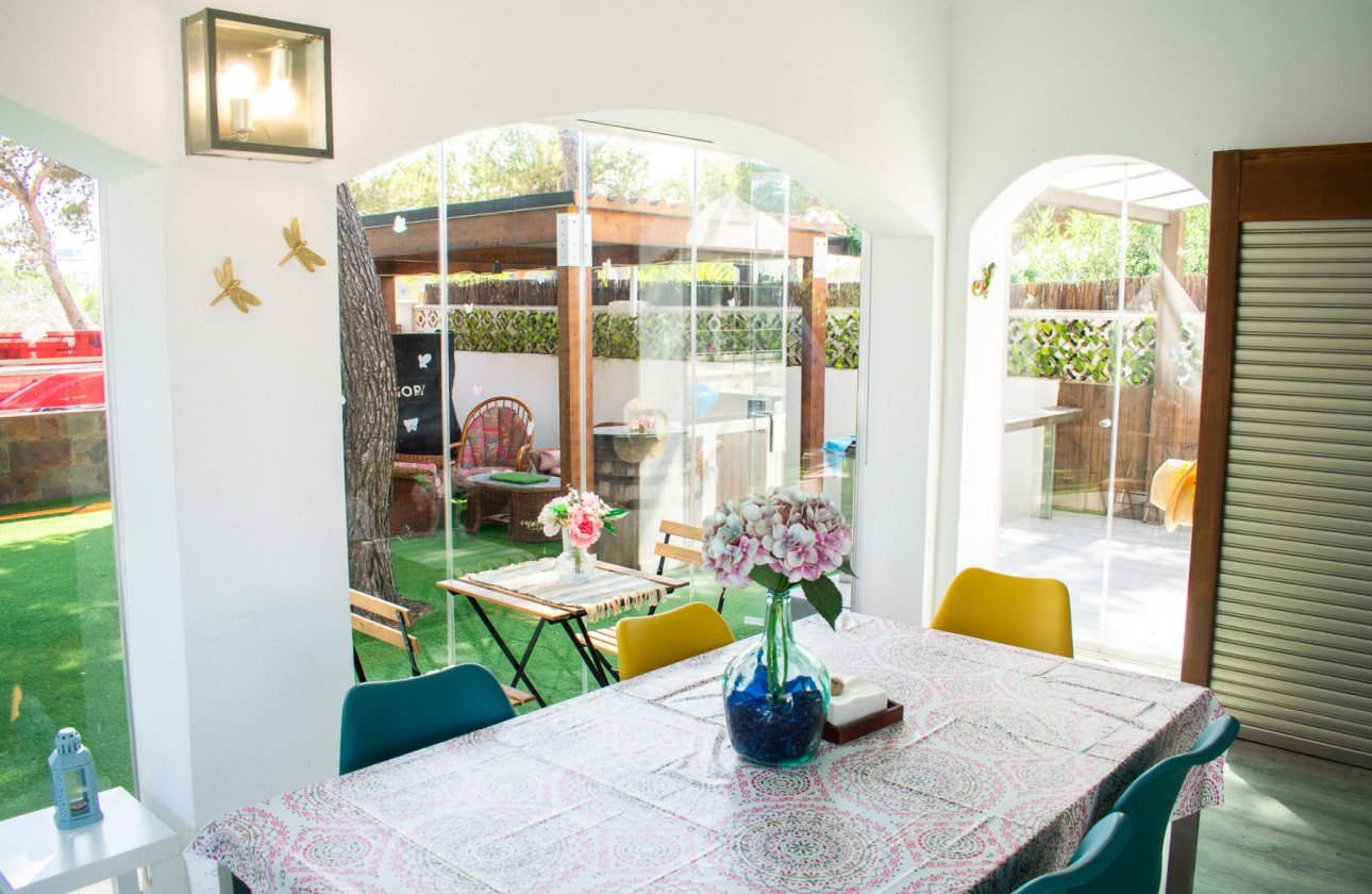 Resale - Villa - Orihuela Costa - Punta Prima