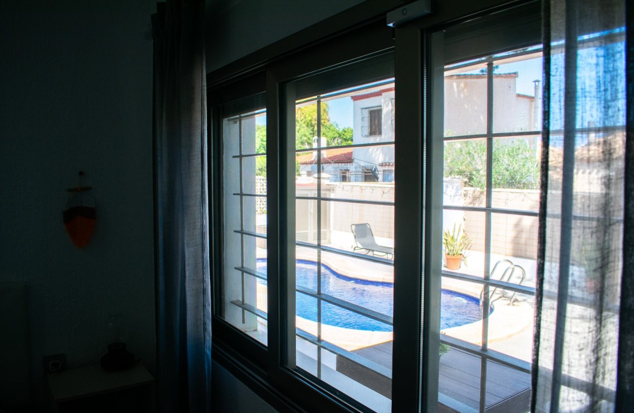 Resale - Villa - Orihuela Costa - Punta Prima