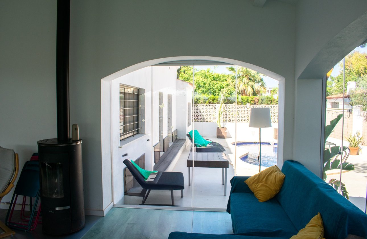 Resale - Villa - Orihuela Costa - Punta Prima