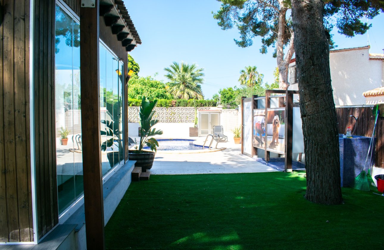 Resale - Villa - Orihuela Costa - Punta Prima