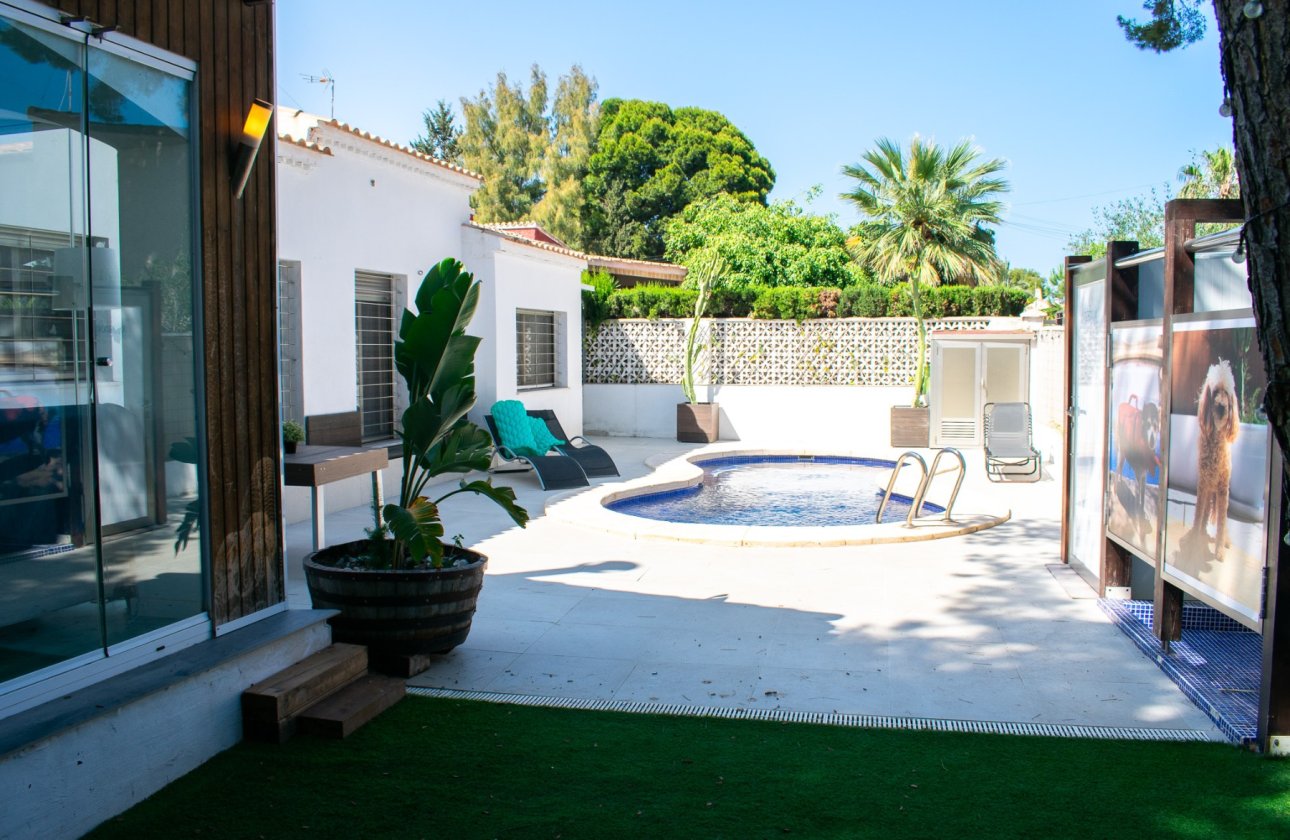 Resale - Villa - Orihuela Costa - Punta Prima