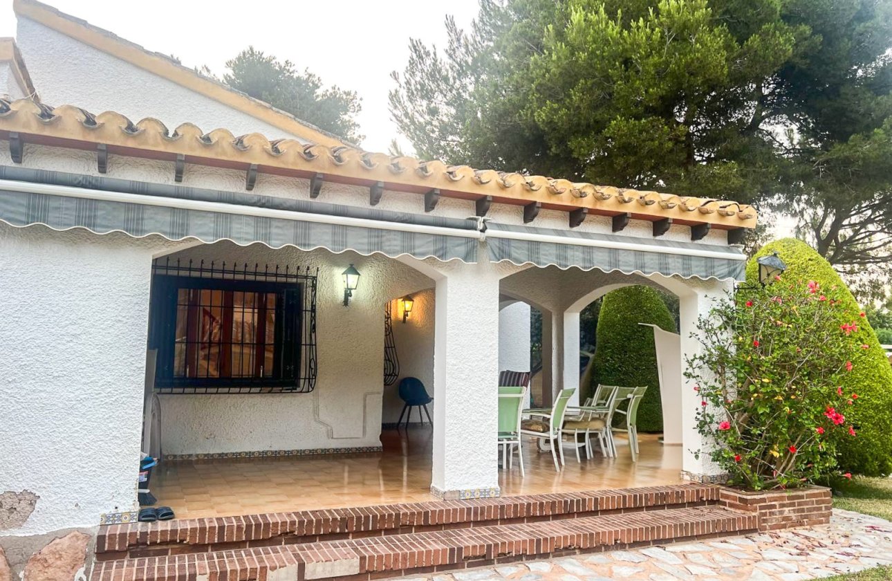 Resale - Villa / Semi detached - Orihuela Costa - Punta Prima