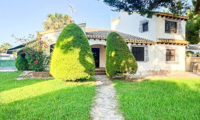 Resale - Villa / Semi detached - Orihuela Costa - Punta Prima