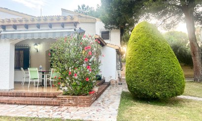 Resale - Villa / Semi detached - Orihuela Costa - Punta Prima