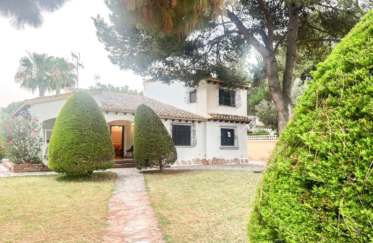 Resale - Villa / Semi detached - Orihuela Costa - Punta Prima