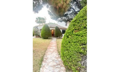 Resale - Villa / Semi detached - Orihuela Costa - Punta Prima