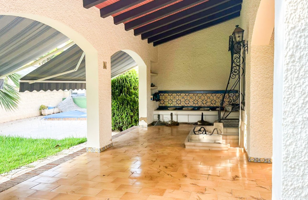 Resale - Villa / Semi detached - Orihuela Costa - Punta Prima