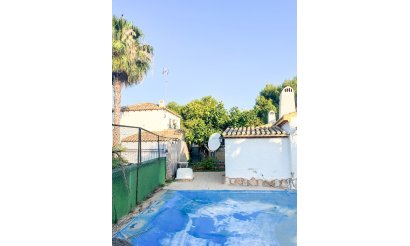 Resale - Villa / Semi detached - Orihuela Costa - Punta Prima