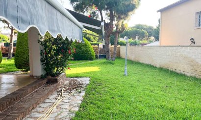 Resale - Villa / Semi detached - Orihuela Costa - Punta Prima