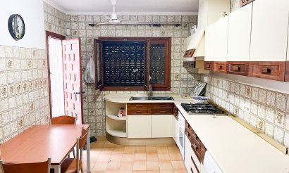 Resale - Villa / Semi detached - Orihuela Costa - Punta Prima