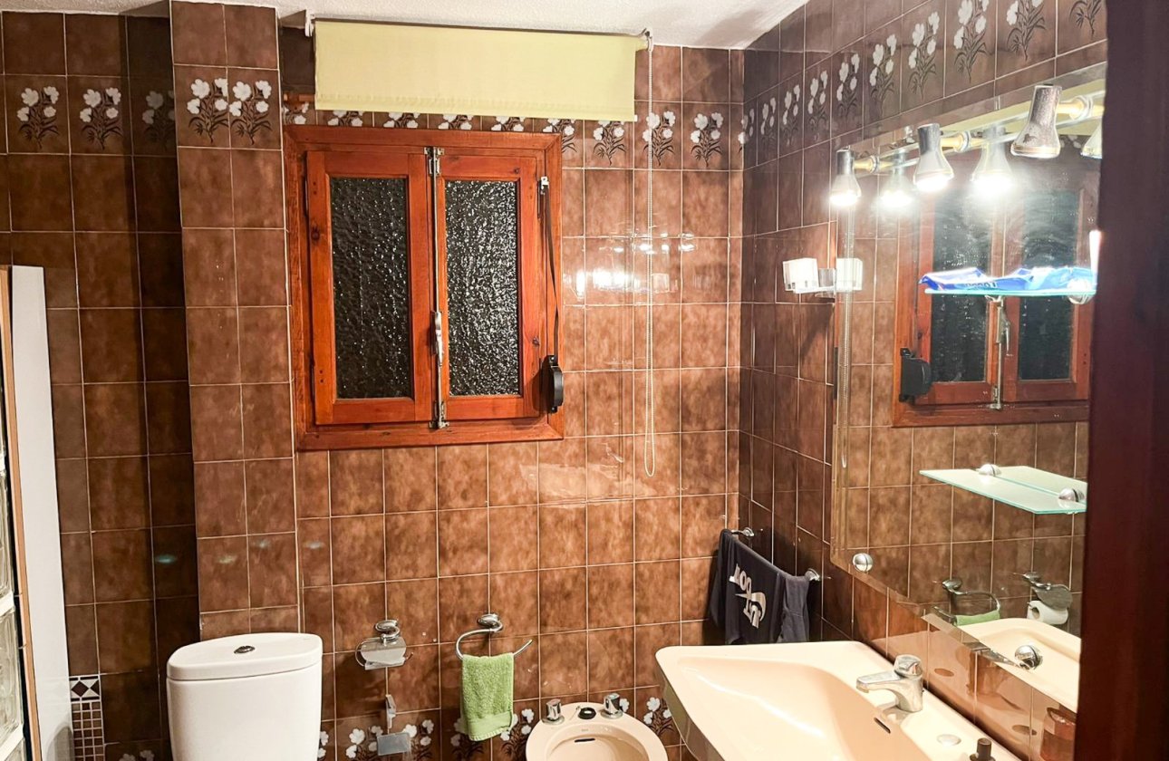 Resale - Villa / Semi detached - Orihuela Costa - Punta Prima