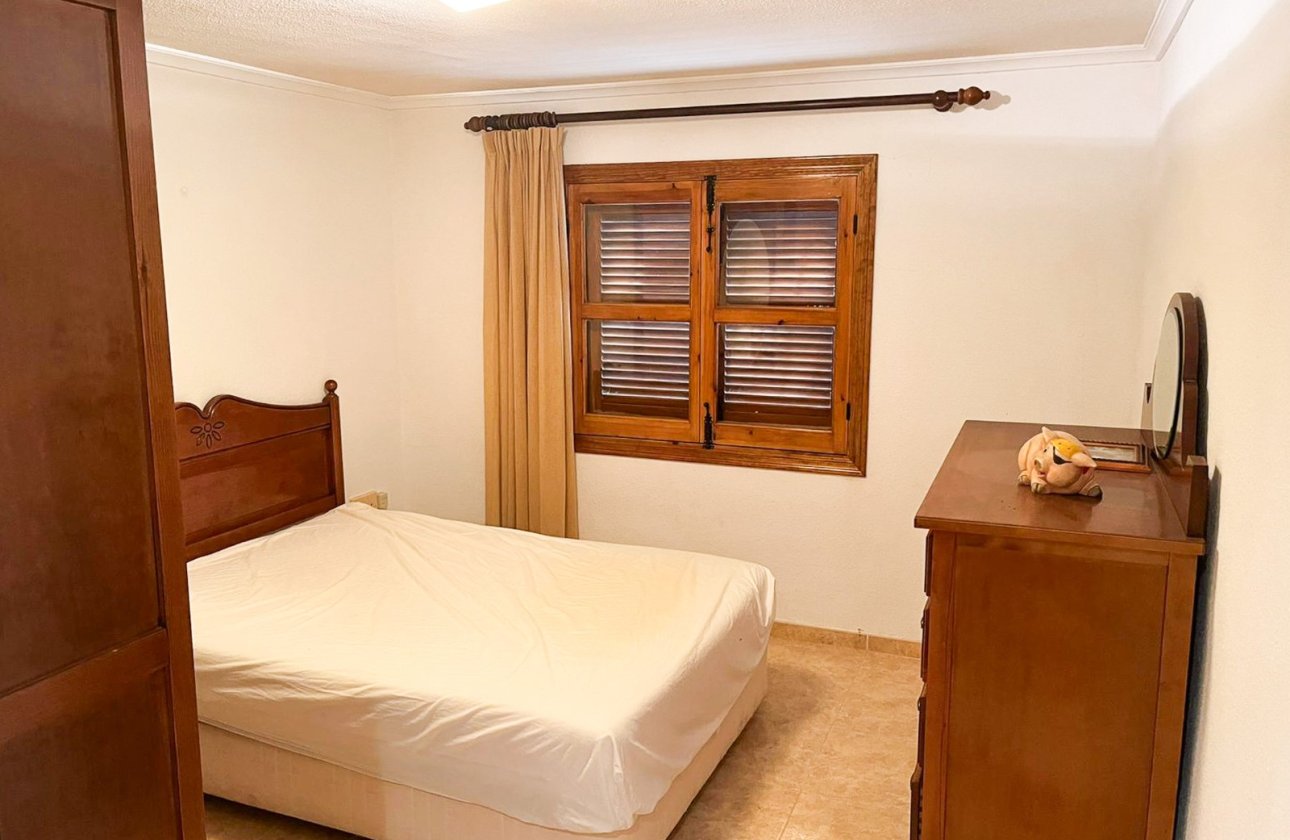 Resale - Villa / Semi detached - Orihuela Costa - Punta Prima
