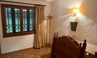 Resale - Villa / Semi detached - Orihuela Costa - Punta Prima