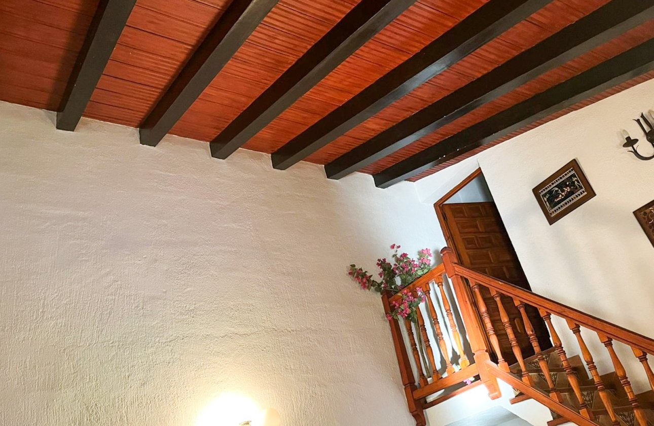 Resale - Villa / Semi detached - Orihuela Costa - Punta Prima