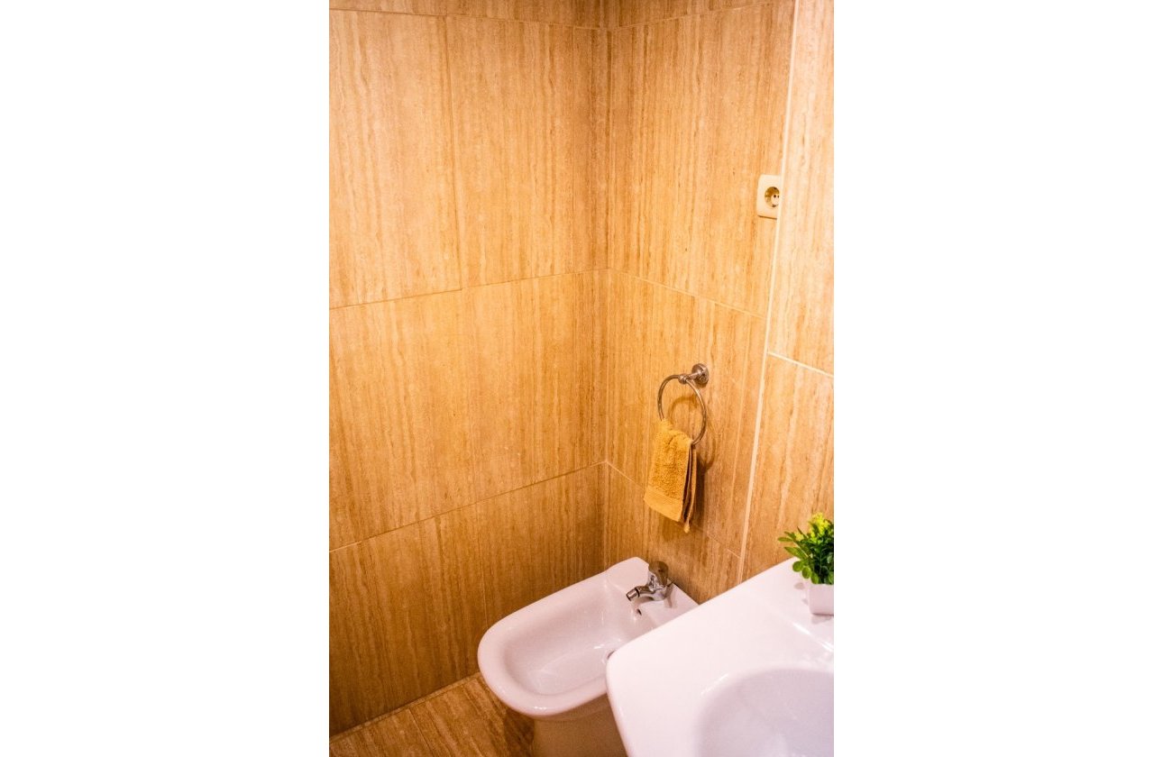 Resale - Apartment / flat - Arenales del Sol - Platja de l\'Arenal